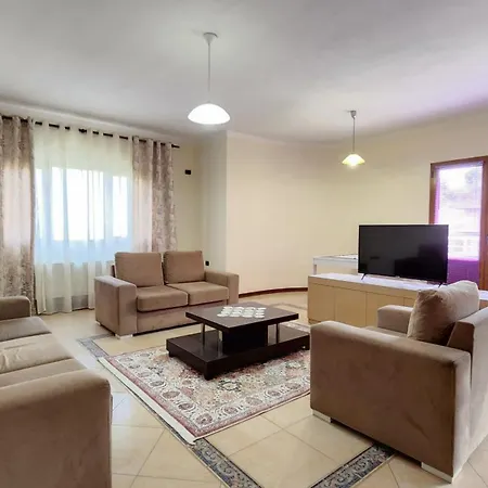 Kristi's * Tirana